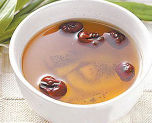 冬日暖飲，護肝有道 獼猴桃紅棗茶的養生智慧